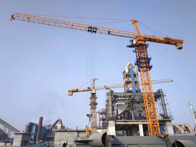 QTZ300 (7031)塔式起重機
